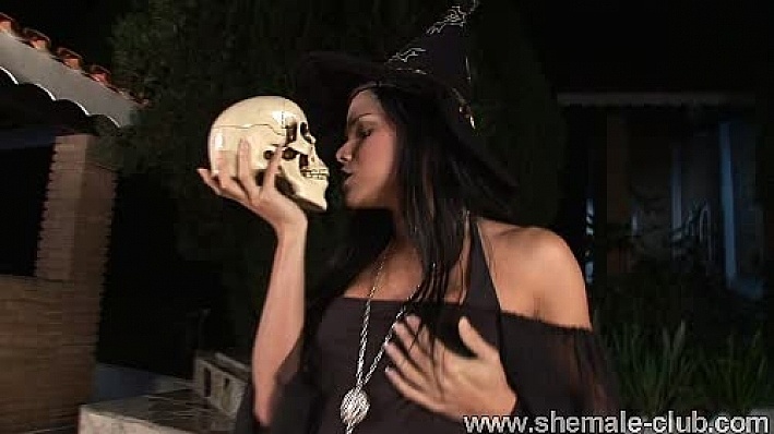 2007/November3/hildahalloweenvid