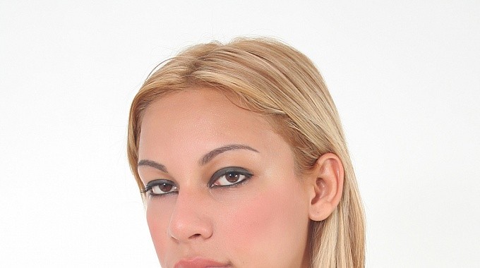 2012/feb/09BrunaPoltergeist