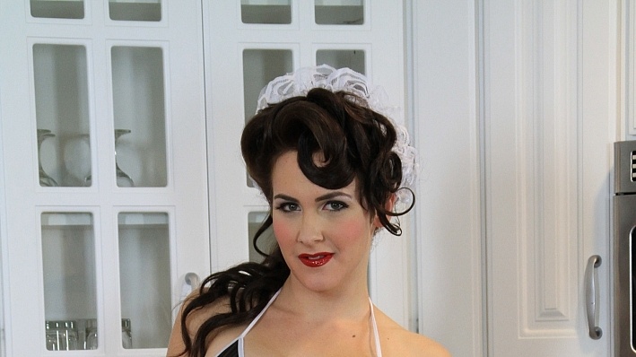 2019/March/Hazelpinup